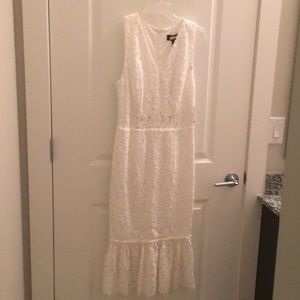 Midi lace ivory dress (by Alexia Admor)